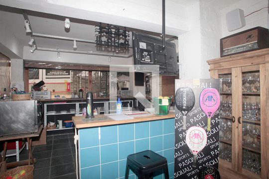 Bar de casa à venda com 3 quartos, 647m² em Boa Vista, Porto Alegre