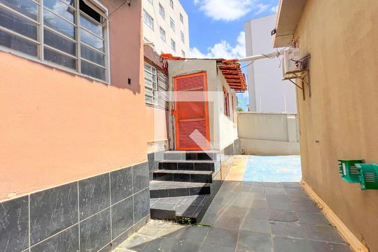 Área comum de casa à venda com 3 quartos, 380m² em Santa Efigênia, Belo Horizonte