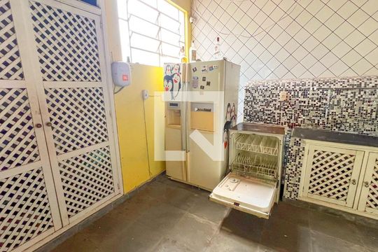 Área de Serviço de casa à venda com 3 quartos, 380m² em Santa Efigênia, Belo Horizonte