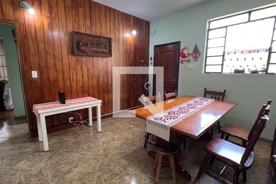 Sala 2 de casa à venda com 4 quartos, 232m² em Sagrada Família, Belo Horizonte