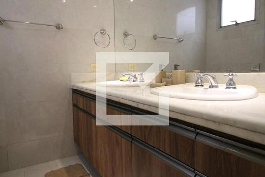 Banheiro da suíte  de apartamento à venda com 4 quartos, 215m² em Lagoa, Rio de Janeiro