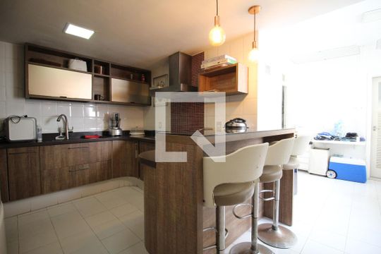 Cozinha  de apartamento à venda com 4 quartos, 215m² em Lagoa, Rio de Janeiro