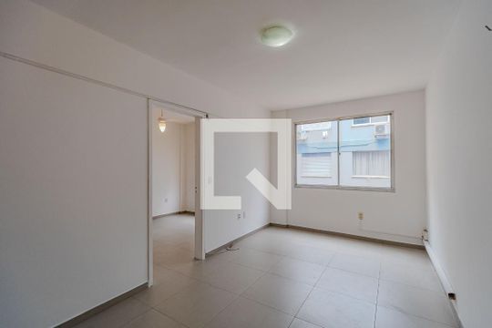 Sala de apartamento para alugar com 1 quarto, 43m² em Cidade Baixa, Porto Alegre