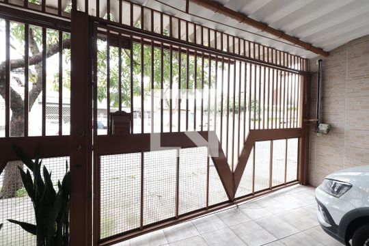 Fachada de casa à venda com 4 quartos, 300m² em Chácara Califórnia, São Paulo