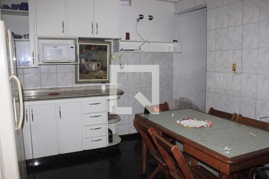 Cozinha da edícula de casa para alugar com 4 quartos, 350m² em Cidade Maia, Guarulhos