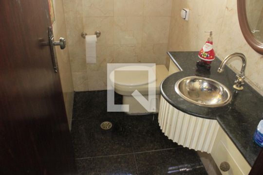 Lavabo de casa para alugar com 4 quartos, 350m² em Cidade Maia, Guarulhos