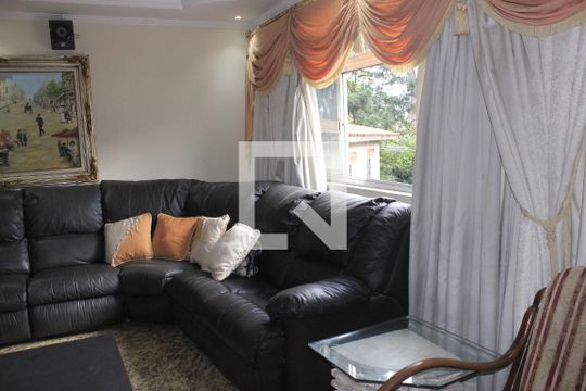 Sala de casa para alugar com 4 quartos, 350m² em Cidade Maia, Guarulhos