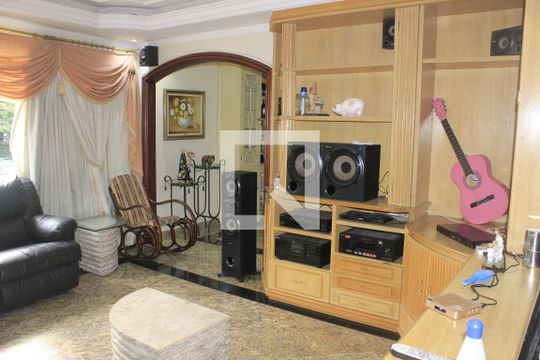 Sala de casa para alugar com 4 quartos, 350m² em Cidade Maia, Guarulhos