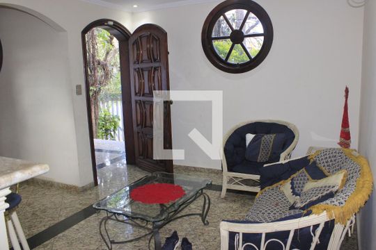 Ante-sala de casa para alugar com 4 quartos, 350m² em Cidade Maia, Guarulhos