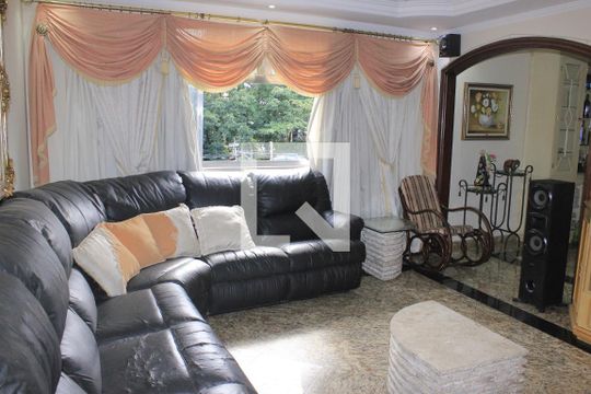 Sala de casa para alugar com 4 quartos, 350m² em Cidade Maia, Guarulhos