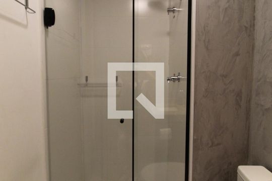 Banheiro da Suíte de kitnet/studio para alugar com 1 quarto, 29m² em Itaim Bibi, São Paulo