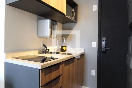 Cozinha de kitnet/studio para alugar com 1 quarto, 29m² em Itaim Bibi, São Paulo