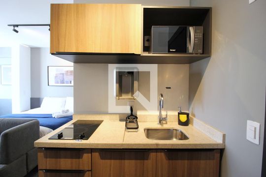 Cozinha de kitnet/studio para alugar com 1 quarto, 29m² em Itaim Bibi, São Paulo