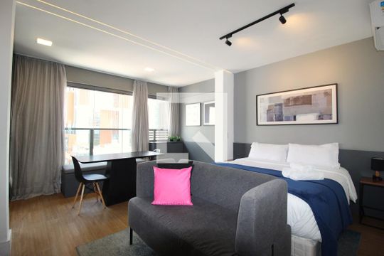 Sala/Quarto de kitnet/studio para alugar com 1 quarto, 29m² em Itaim Bibi, São Paulo