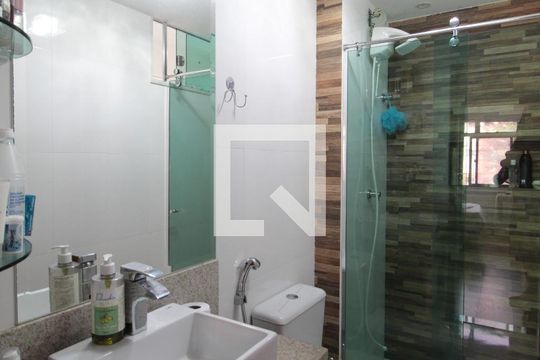 Banheiro de apartamento à venda com 3 quartos, 62m² em Jardim Guanabara, Belo Horizonte