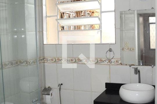 Banheiro de apartamento para alugar com 2 quartos, 52m² em Ribeiro de Abreu, Belo Horizonte