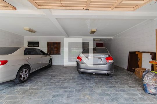 Garagem de casa para alugar com 4 quartos, 500m² em Vila Monumento, São Paulo