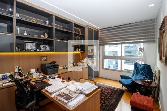 Suite 1 de apartamento à venda com 4 quartos, 296m² em Funcionários, Belo Horizonte