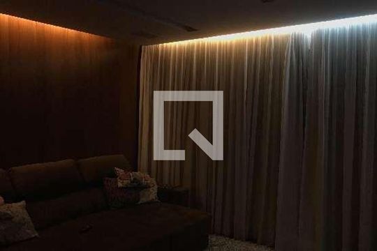 Apartamento para alugar com 2 quartos, 89m² em Vila Santo Estefano, São Paulo