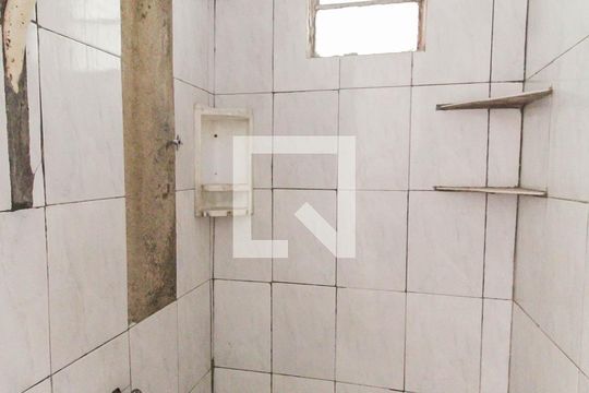 Banheiro de casa para alugar com 2 quartos, 60m² em Itaquera, São Paulo