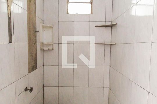 Banheiro de casa para alugar com 2 quartos, 60m² em Itaquera, São Paulo