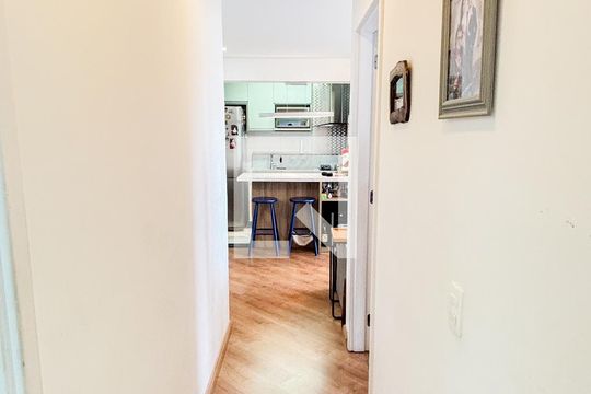 Corredor de apartamento à venda com 2 quartos, 57m² em Vila Homero Thon, Santo André
