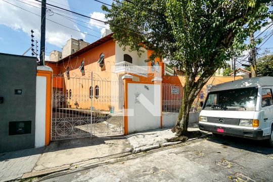 Fachada de casa à venda com 5 quartos, 270m² em Penha de França, São Paulo
