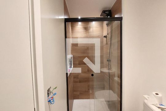 Banheiro de apartamento para alugar com 1 quarto, 29m² em Socorro, São Paulo