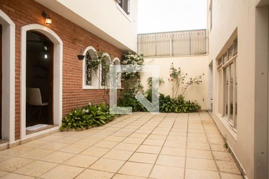 Quintal de casa à venda com 5 quartos, 300m² em Vila da Saúde, São Paulo