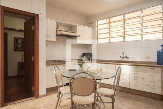 Cozinha de casa à venda com 5 quartos, 300m² em Vila da Saúde, São Paulo