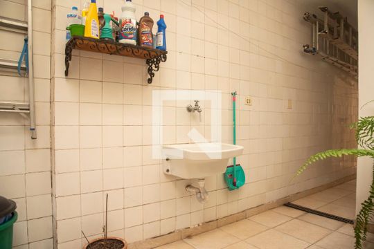 Área de Serviço  de casa à venda com 5 quartos, 300m² em Vila da Saúde, São Paulo