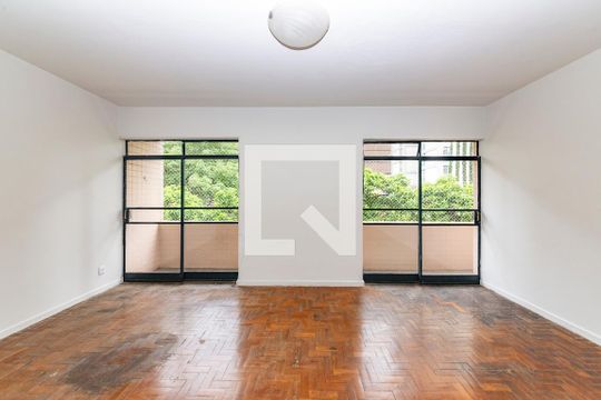 Sala 1 de apartamento para alugar com 3 quartos, 140m² em Savassi, Belo Horizonte