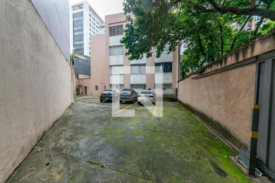 Garagem de apartamento para alugar com 3 quartos, 140m² em Savassi, Belo Horizonte
