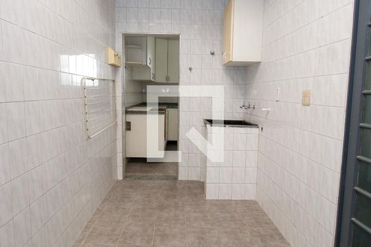 Cozinha de casa para alugar com 2 quartos, 150m² em Vila Sonia, São Paulo