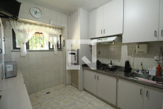 Cozinha de casa de condomínio à venda com 4 quartos, 355m² em Taquara, Rio de Janeiro