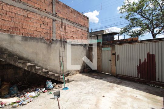 Garagem de casa para alugar com 4 quartos, 360m² em Jardim dos Comerciários, Belo Horizonte