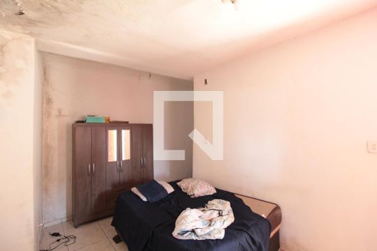 Suite de casa para alugar com 4 quartos, 360m² em Jardim dos Comerciários, Belo Horizonte