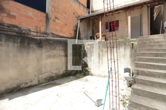 Garagem de casa para alugar com 4 quartos, 360m² em Jardim dos Comerciários, Belo Horizonte