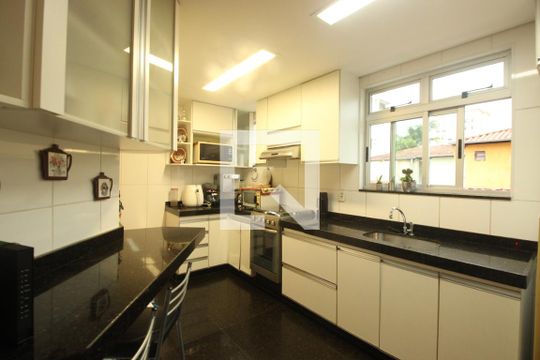 Cozinha  de apartamento à venda com 3 quartos, 205m² em Calafate, Belo Horizonte