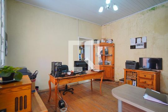 Sala de casa à venda com 2 quartos, 200m² em Santa Maria Goretti, Porto Alegre