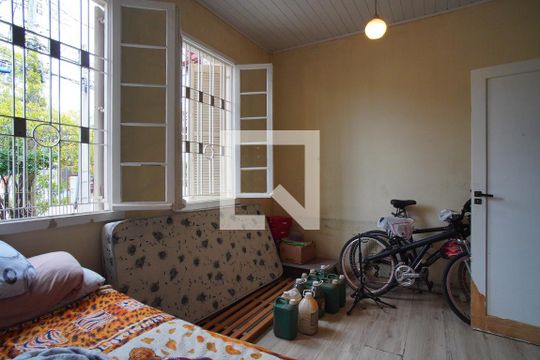 Quarto 2 de casa à venda com 2 quartos, 200m² em Santa Maria Goretti, Porto Alegre
