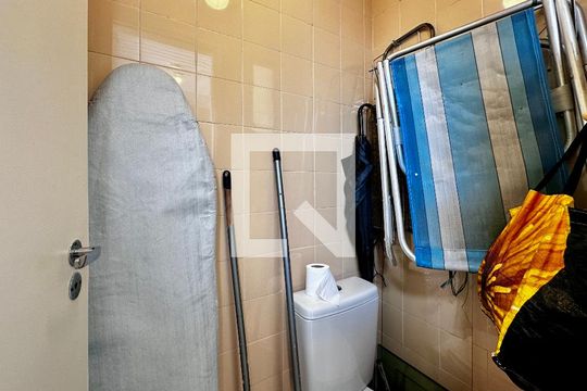 Banheiro de Serviço de apartamento para alugar com 2 quartos, 60m² em Vila Congonhas, São Paulo