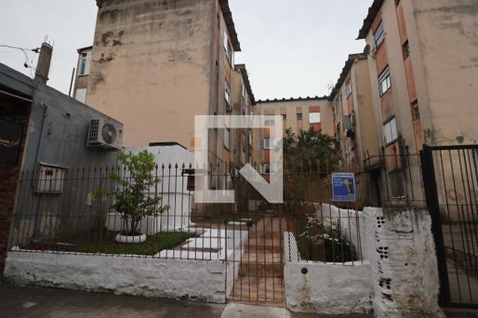 Fachada de apartamento para alugar com 1 quarto, 35m² em Guajuviras, Canoas