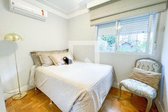 Quarto de apartamento para alugar com 2 quartos, 85m² em Consolação, São Paulo