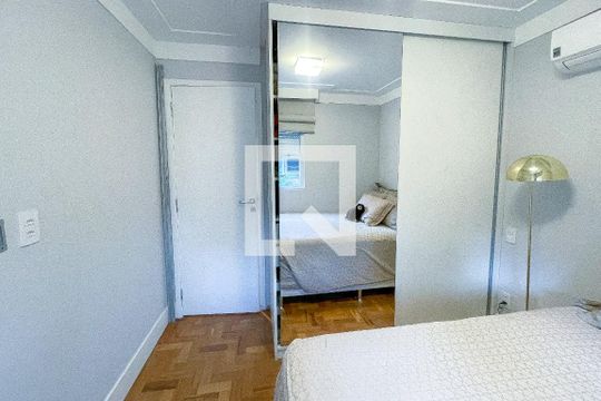 Quarto de apartamento para alugar com 2 quartos, 85m² em Consolação, São Paulo