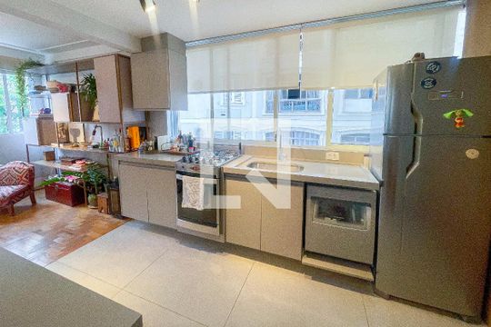 Cozinha de apartamento para alugar com 2 quartos, 85m² em Consolação, São Paulo