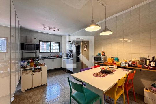 Cozinha  de apartamento à venda com 4 quartos, 150m² em Jardim, Santo André