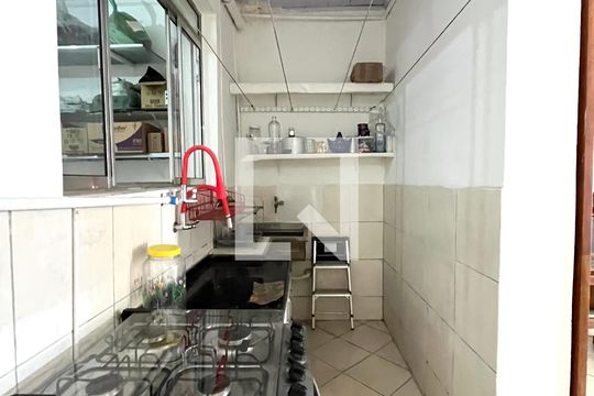 Cozinha  de casa para alugar com 2 quartos, 70m² em Vila Guarani (zona Sul), São Paulo