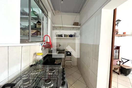 Cozinha  de casa para alugar com 2 quartos, 70m² em Vila Guarani (zona Sul), São Paulo