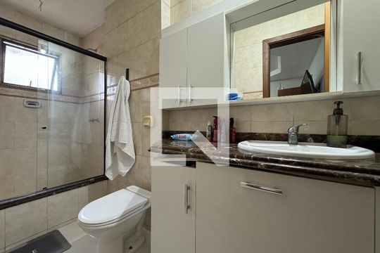 Suíte - Banheiro de apartamento à venda com 3 quartos, 130m² em Barra da Tijuca, Rio de Janeiro